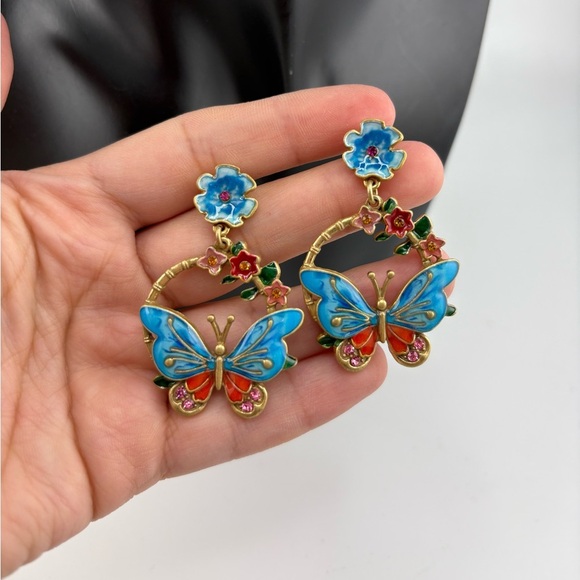✨ Enamel Butterfly & Flower Statement Earrings ✨ - Picture 6 of 7